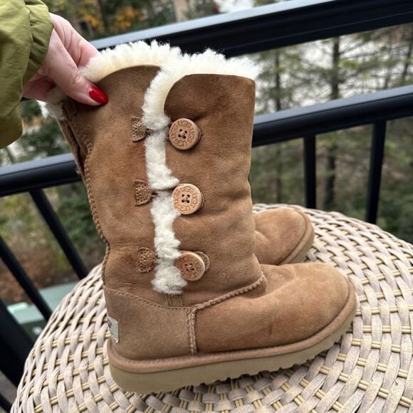 UGG Boots 1016227 Bailey Button Triplet II Size 1 Junior’s UK 13 EU 31 Chestnut - Picture 7 of 16